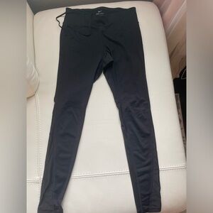 Like new black Nike women’s ankle leggings Size S